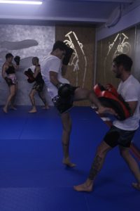 Muay Thai Techniktraining im Gym in Wien